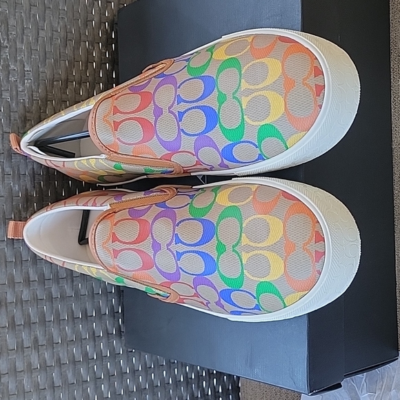 Coach slip on canvas skate shoe. Rainbow signature. NWB 0103, 0119 - Picture 3 of 8